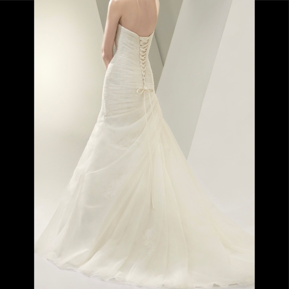 Ivory Enzoani Wedding Gown - Picture 5 of 12